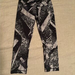 Lululemon Black and White Crop Leggings